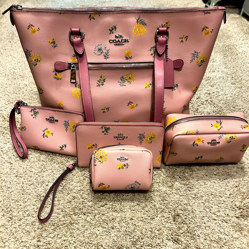 Pink flower Coach tote with matching accessories